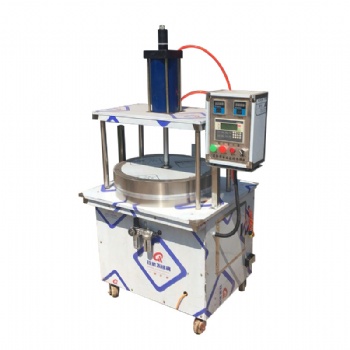 Heating type bread pressing machine